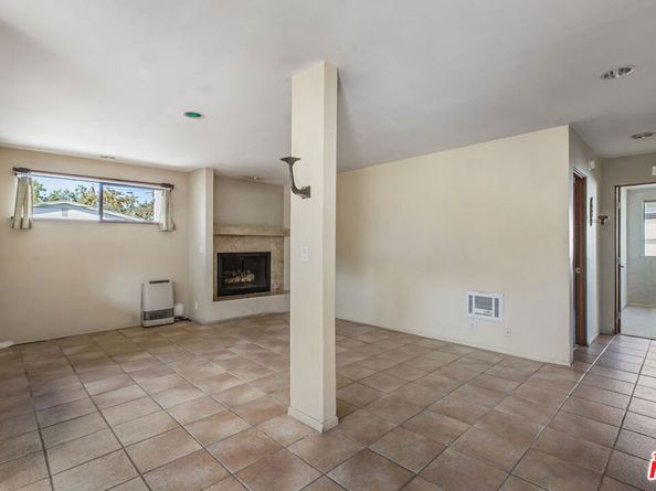 1017 Pearl Street E, Santa Monica CA 90405