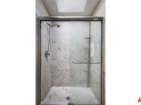 1017 Pearl Street E, Santa Monica CA 90405