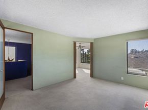 1017 Pearl Street E, Santa Monica CA 90405