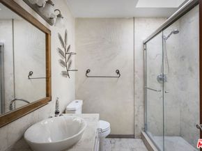 1017 Pearl Street E, Santa Monica CA 90405