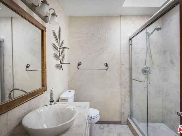 1017 Pearl Street E, Santa Monica CA 90405