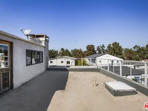 1017 Pearl Street E, Santa Monica CA 90405