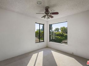 1017 Pearl Street E, Santa Monica CA 90405