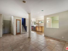 1017 Pearl Street E, Santa Monica CA 90405