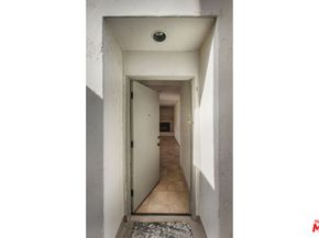 1017 Pearl Street E, Santa Monica CA 90405