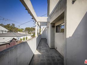 1017 Pearl Street E, Santa Monica CA 90405