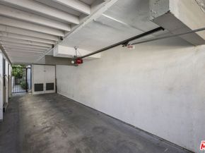 1017 Pearl Street E, Santa Monica CA 90405