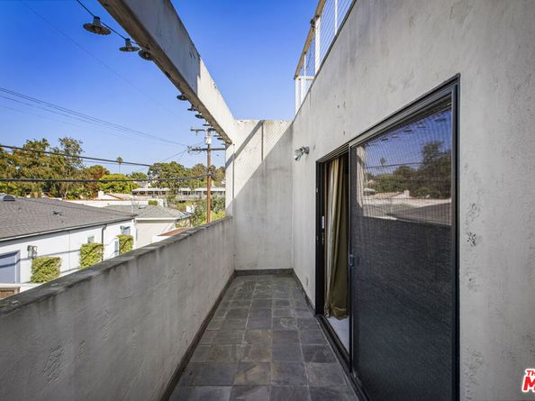 1017 Pearl Street E, Santa Monica CA 90405