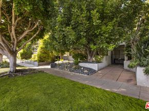 1017 Pearl Street E, Santa Monica CA 90405