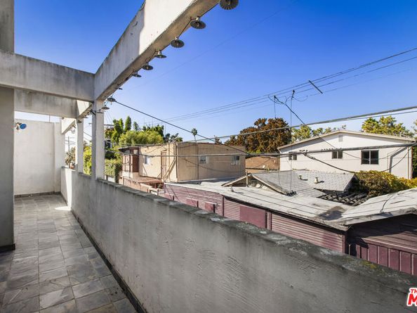 1017 Pearl Street E, Santa Monica CA 90405