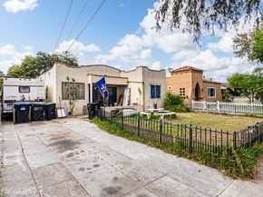 6033 Clarkson Avenue, Maywood CA 90270