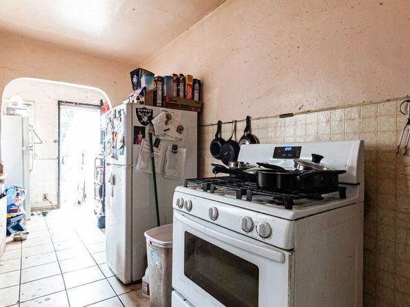 6033 Clarkson Avenue, Maywood CA 90270