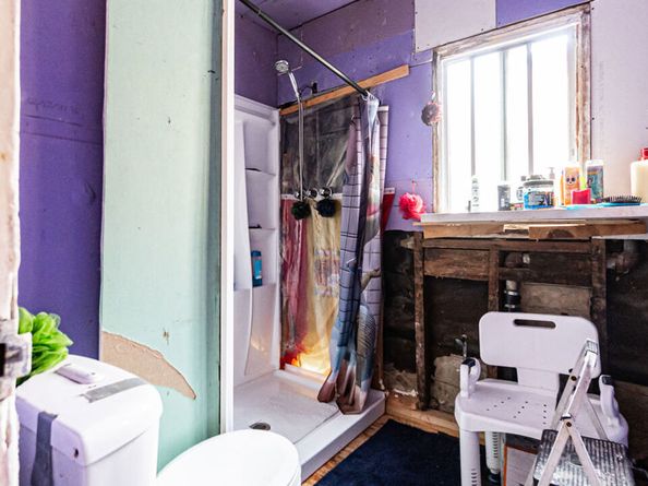 6033 Clarkson Avenue, Maywood CA 90270