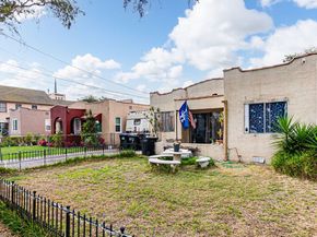 6033 Clarkson Avenue, Maywood CA 90270