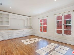 1074 S Genesee Avenue, Los Angeles CA 90019