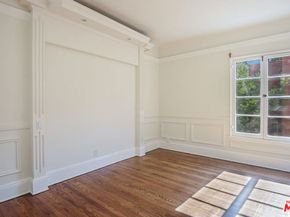 1074 S Genesee Avenue, Los Angeles CA 90019