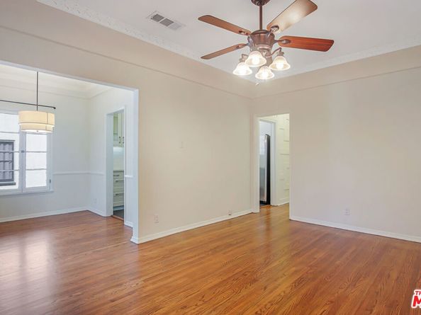 1074 S Genesee Avenue, Los Angeles CA 90019