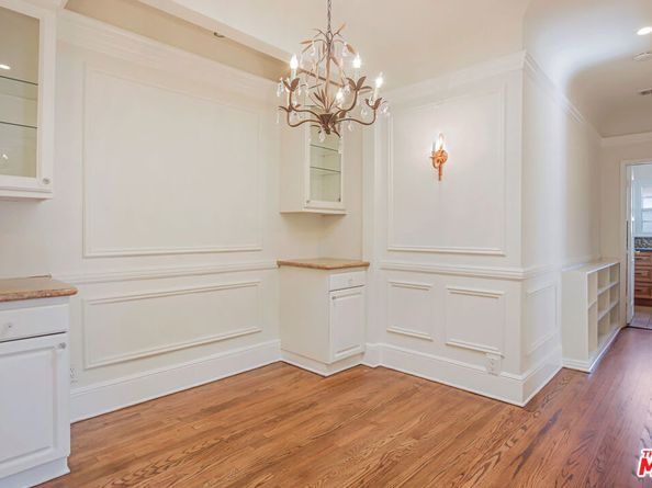1074 S Genesee Avenue, Los Angeles CA 90019
