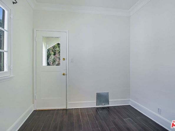 1074 S Genesee Avenue, Los Angeles CA 90019