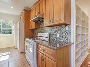 1074 S Genesee Avenue, Los Angeles CA 90019