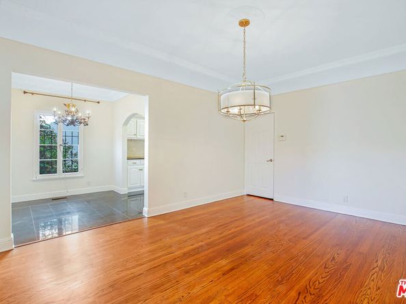 1074 S Genesee Avenue, Los Angeles CA 90019