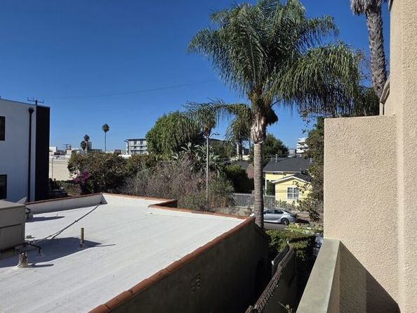 1154 N Sycamore Avenue 8, Los Angeles CA 90038