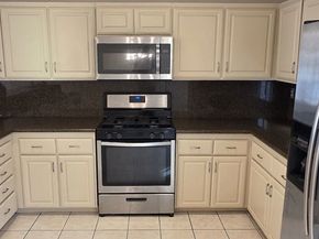 1154 N Sycamore Avenue 8, Los Angeles CA 90038