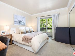 951 Granville Avenue 202, Los Angeles CA 90049