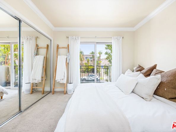951 Granville Avenue 202, Los Angeles CA 90049