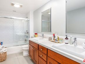 951 Granville Avenue 202, Los Angeles CA 90049