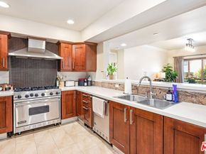 951 Granville Avenue 202, Los Angeles CA 90049