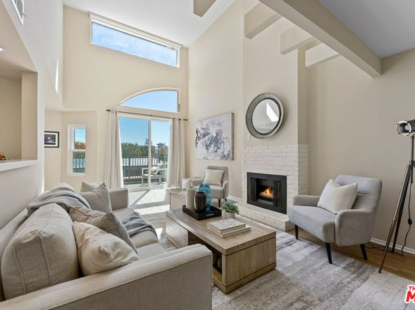 2677 Centinela Avenue 402, Santa Monica CA 90405