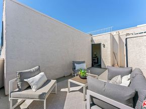 2677 Centinela Avenue 402, Santa Monica CA 90405