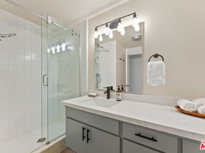 2677 Centinela Avenue 402, Santa Monica CA 90405