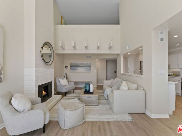 2677 Centinela Avenue 402, Santa Monica CA 90405