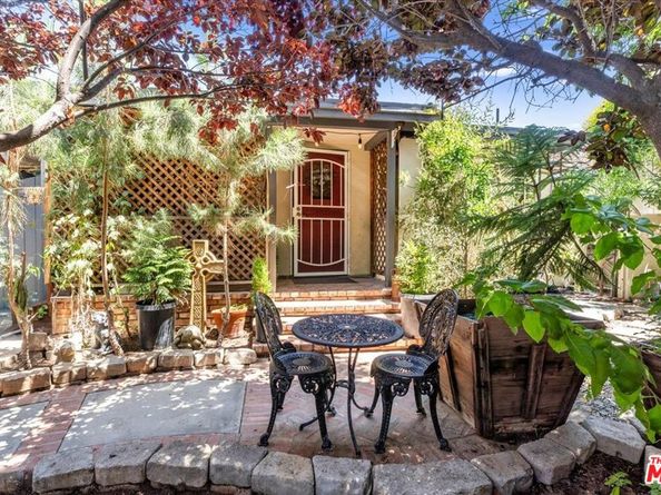 7506 Independence Avenue, Canoga Park CA 91303