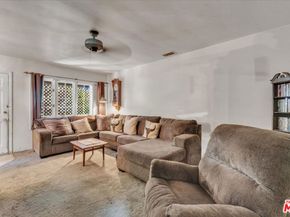 7506 Independence Avenue, Canoga Park CA 91303