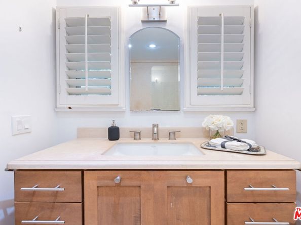 2559 HUTTON Drive, Beverly Hills CA 90210