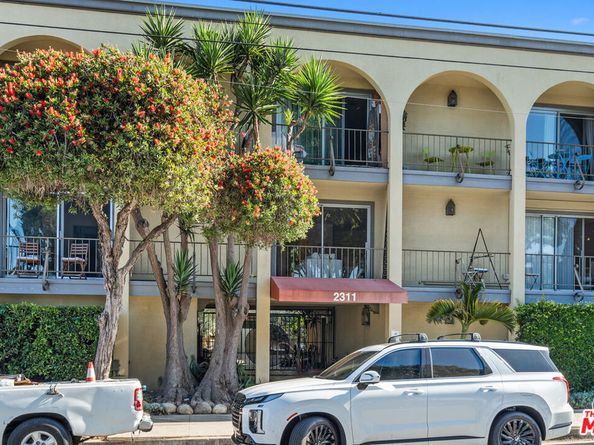 2311 4th Street 205, Santa Monica CA 90405