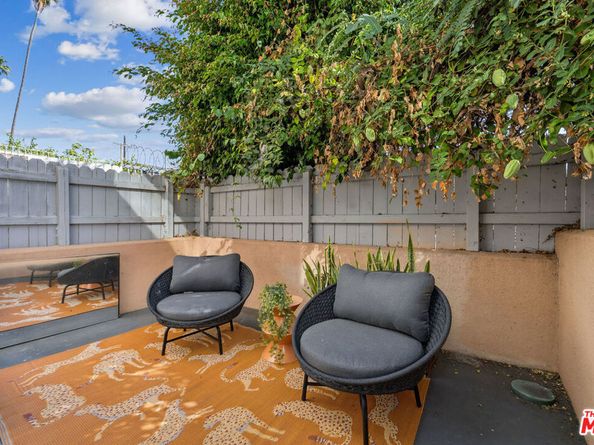 1150 S Oxford Avenue 104, Los Angeles CA 90006