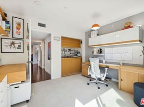 1150 S Oxford Avenue 104, Los Angeles CA 90006