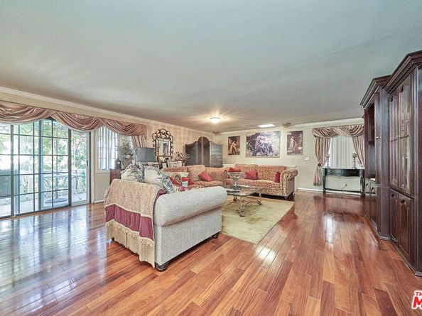 1569 W 218th Street, Torrance CA 90501