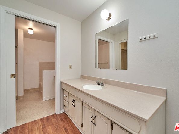 1569 W 218th Street, Torrance CA 90501