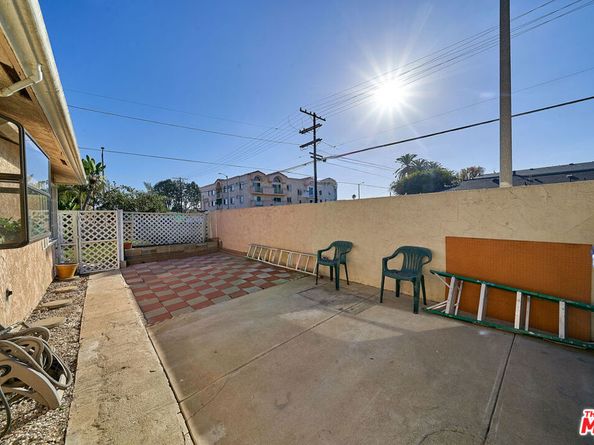 1569 W 218th Street, Torrance CA 90501