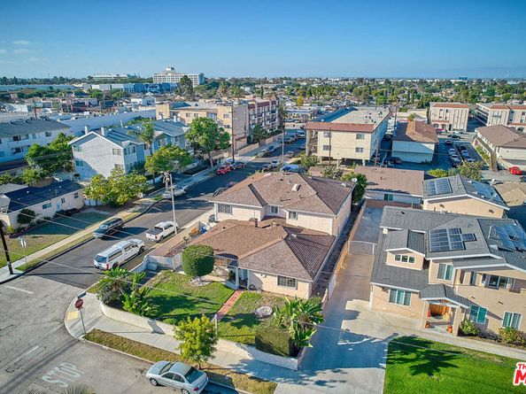 1569 W 218th Street, Torrance CA 90501