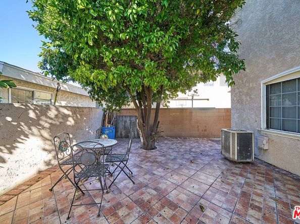 1569 W 218th Street, Torrance CA 90501