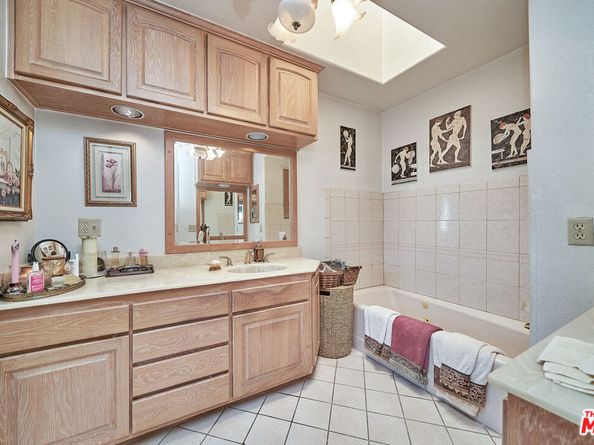 1569 W 218th Street, Torrance CA 90501