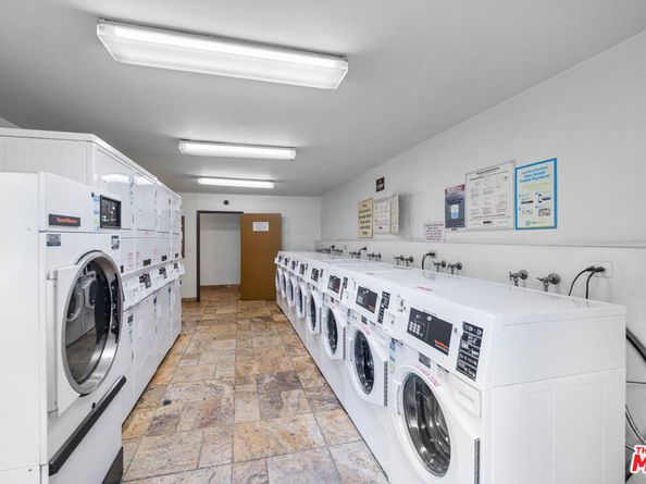 525 S Ardmore Avenue 320, Los Angeles CA 90020