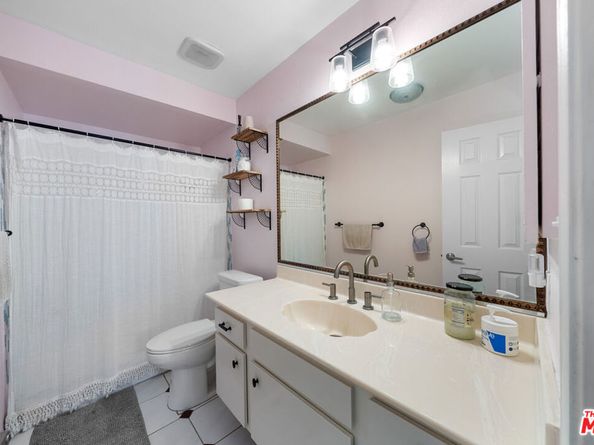 525 S Ardmore Avenue 320, Los Angeles CA 90020