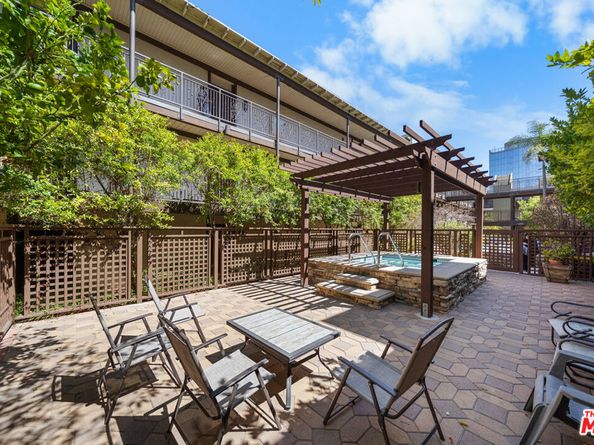 525 S Ardmore Avenue 320, Los Angeles CA 90020